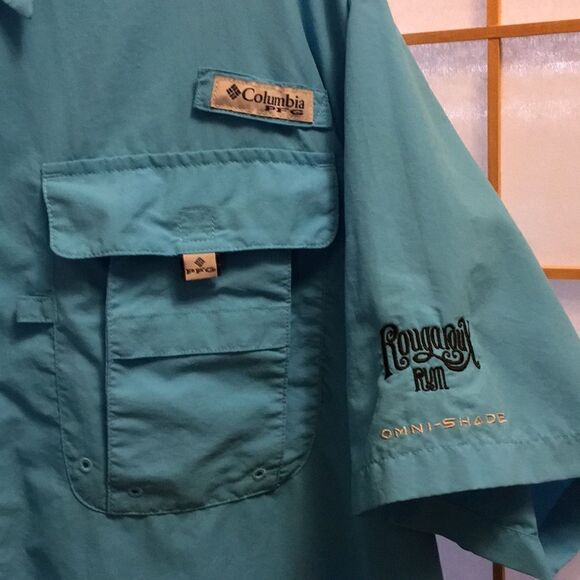 3/$20 Columbia PFG Button Down - Picture 3 of 8